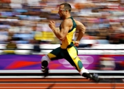 梅西在FPX比赛中回归赛场，大胜引发热议！