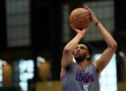 关于老鹰陷入低谷，逆转取胜连败，爵士球队命运悬念！的信息