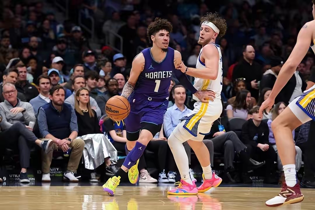 勇士惊艳全场,全明星入选助攻爆棚,黄蜂逆转取胜! 勇士惊艳全场,全明星入选助攻爆棚,黄蜂逆转取胜!